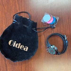 NEW Oidea Black Aromatherapy Bracelet & 6 Essential Oil interchanging color pads